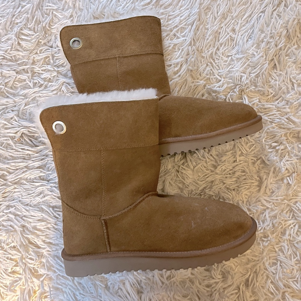 Never worn Koolabura by Ugg boots! Size 9